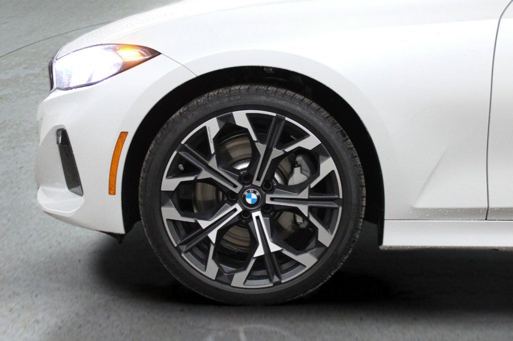 Used 2026 BMW 330i Sedan w/ Convenience Package RWD image 6