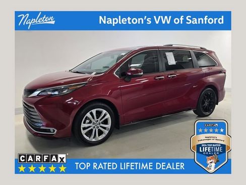 Used 2024 Toyota Sienna Platinum FWD image 1