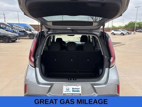 Used 2025 Kia Soul LX w/ LX Technology Package FWD image 16
