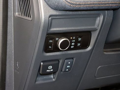 Used 2025 Ford F150 Lightning Lariat image 30