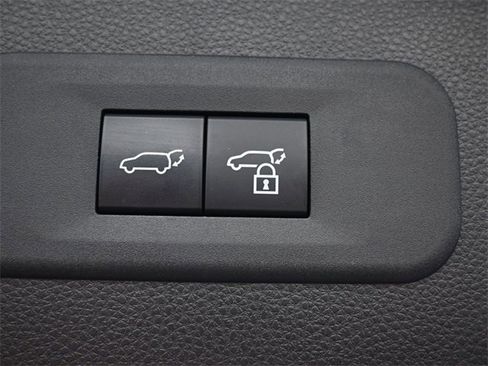 Used 2025 Toyota Crown Signia Limited image 29