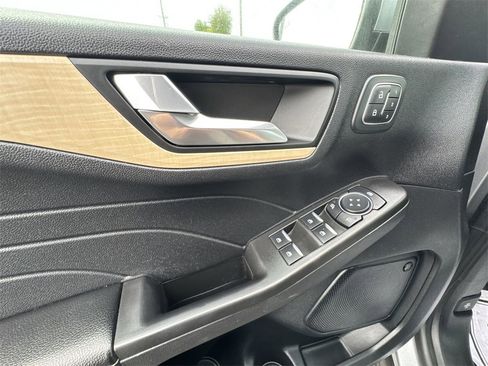 Used 2021 Ford Escape Titanium w/ Titanium Elite Package image 13