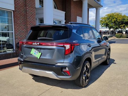 Used 2024 Kia Seltos EX image 6
