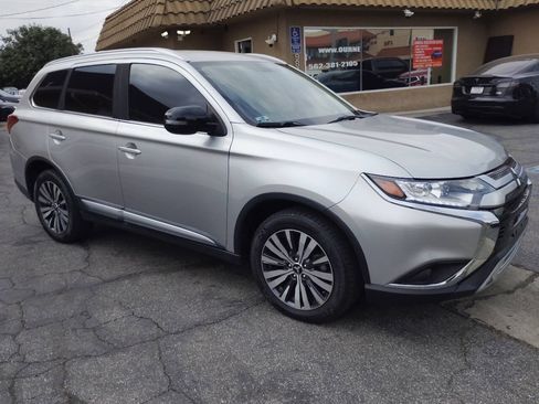 Used 2019 Mitsubishi Outlander SEL FWD image 1