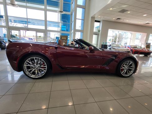 Used 2016 Chevrolet Corvette Z06 w/ 3LZ Preferred Equipment Group image 2