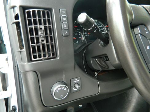 Used 2021 Chevrolet Express 2500 w/ Driver Convenience Package RWD image 20