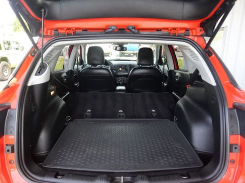 Used 2020 Jeep Compass Trailhawk w/ Leather Interior Group AWD/4WD image 57