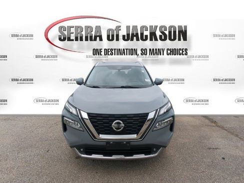 Used 2021 Nissan Rogue Platinum AWD/4WD image 2