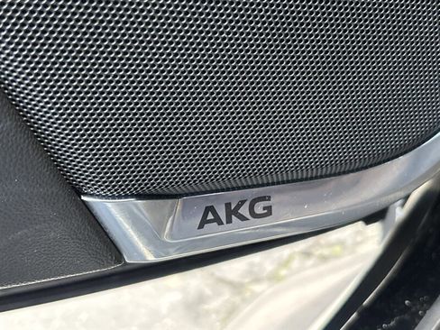 Used 2021 Cadillac Escalade Premium Luxury w/ LPO, Illumination Package image 56