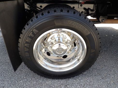 Used 2021 Ford F550 image 59