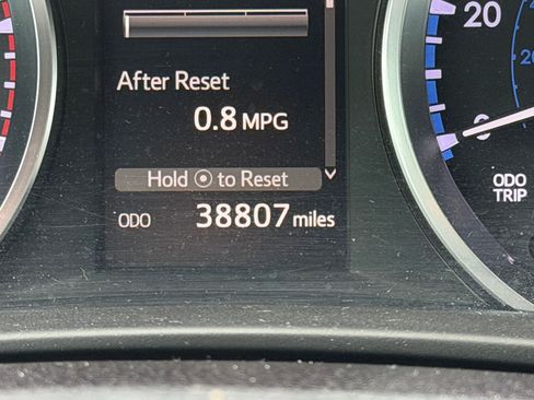 Used 2017 Toyota Highlander LE image 18