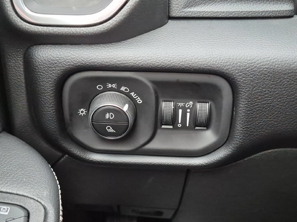 New 2027 RAM 2500 Laramie AWD/4WD image 18