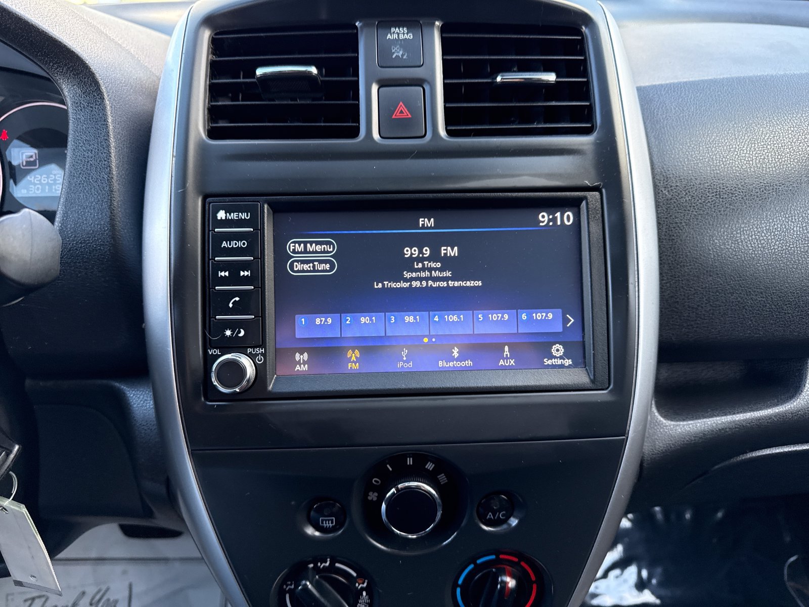 Used 2019 Nissan Versa Note SV FWD image 19
