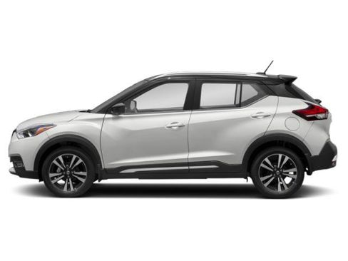 Used 2018 Nissan Kicks SR FWD image 3
