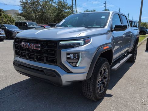 Used 2025 GMC Canyon Elevation w/ Technology Package RWD image 9