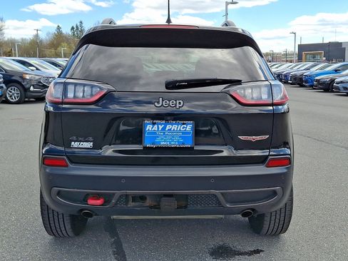 Used 2019 Jeep Cherokee Trailhawk AWD/4WD image 5