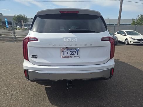 Certified 2024 Kia Telluride LX FWD image 7