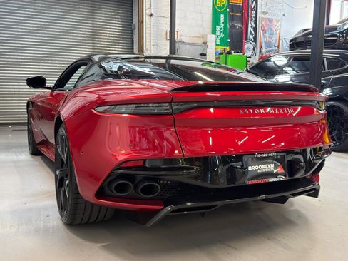 Used 2019 Aston Martin DBS Superleggera image 9