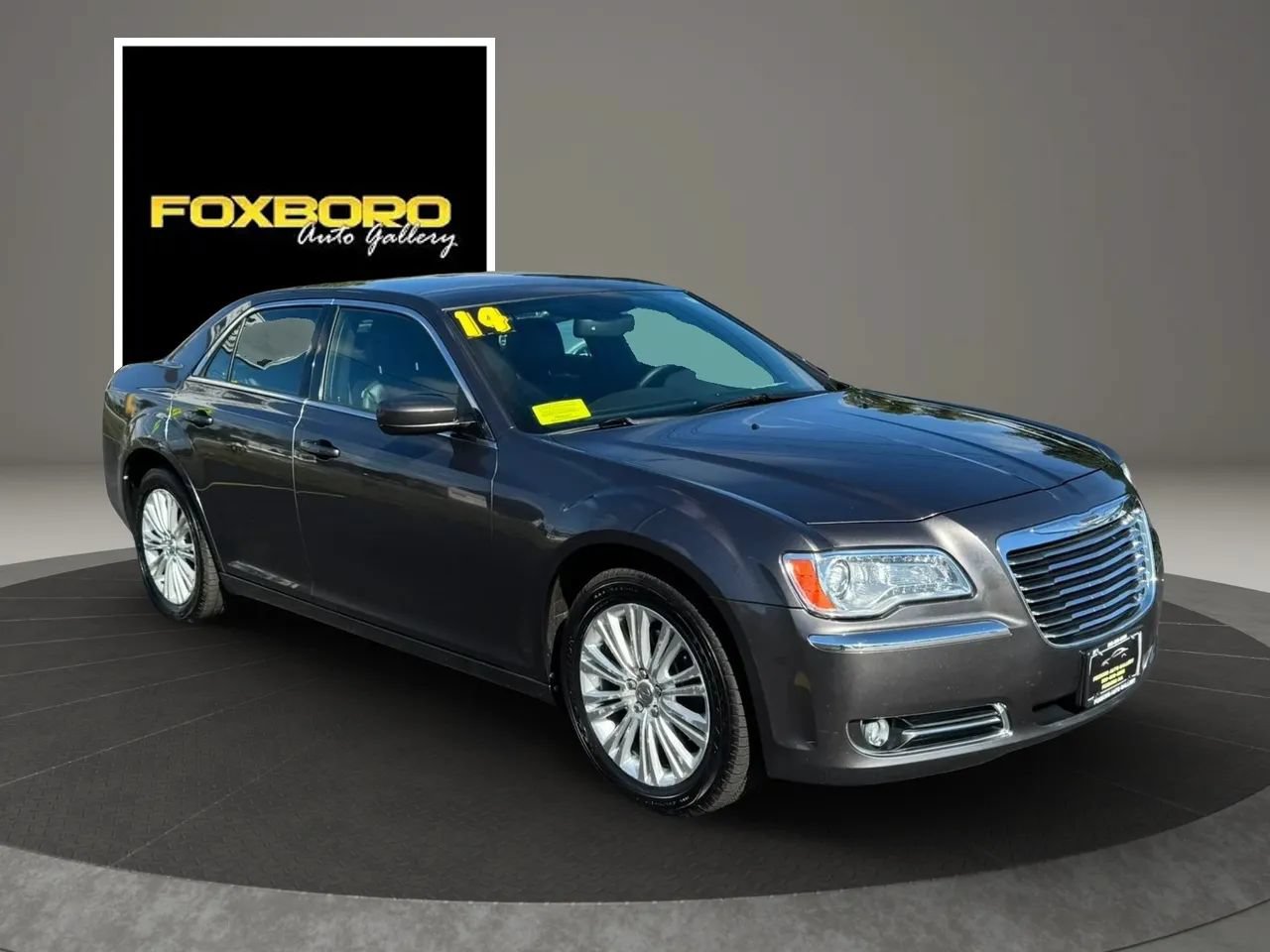 Used 2014 Chrysler 300 AWD w/ Driver Convenience Group image 3