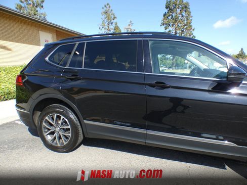 Used 2018 Volkswagen Tiguan SE w/ Panoramic Sunroof Package AWD/4WD image 6