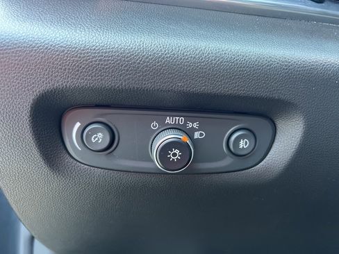 Used 2021 Chevrolet Traverse LT image 29