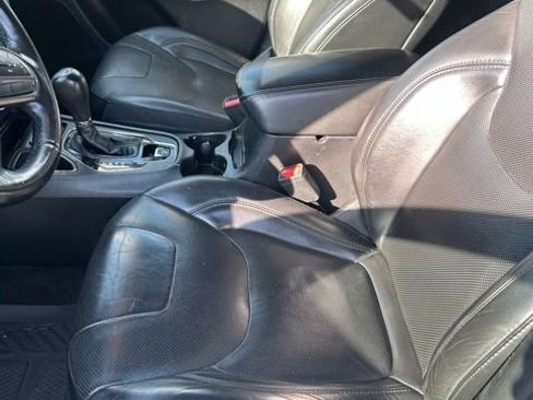 Used 2019 Jeep Cherokee Limited FWD image 8