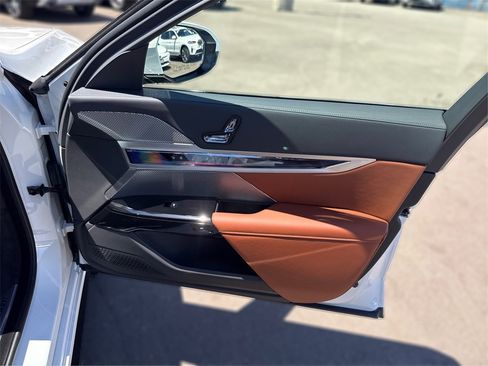 New 2025 BMW 760i xDrive image 27