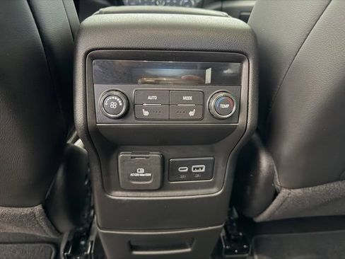 Used 2023 GMC Acadia SLT w/ Technology Package AWD/4WD image 31