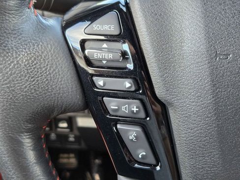 Used 2022 Nissan Frontier PRO-4X image 26