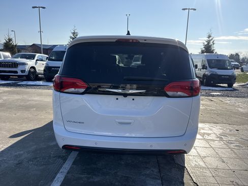 New 2026 Chrysler Voyager LX image 6