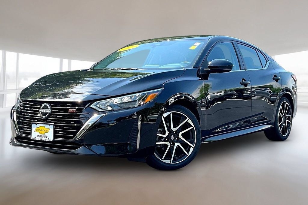 Used 2025 Nissan Sentra SR FWD image 3