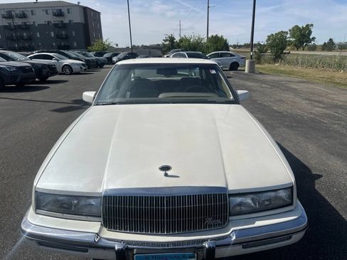 Used 1991 Buick Riviera Coupe FWD image 19