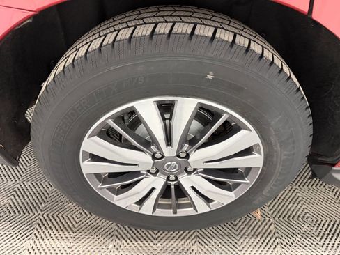 Used 2019 Nissan Pathfinder SV image 43