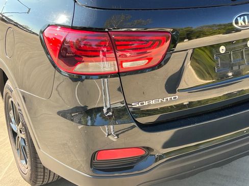 Used 2020 Kia Sorento LX FWD image 13