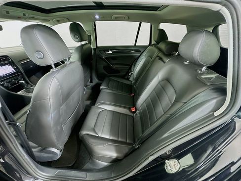 Used 2018 Volkswagen Golf SEL image 25