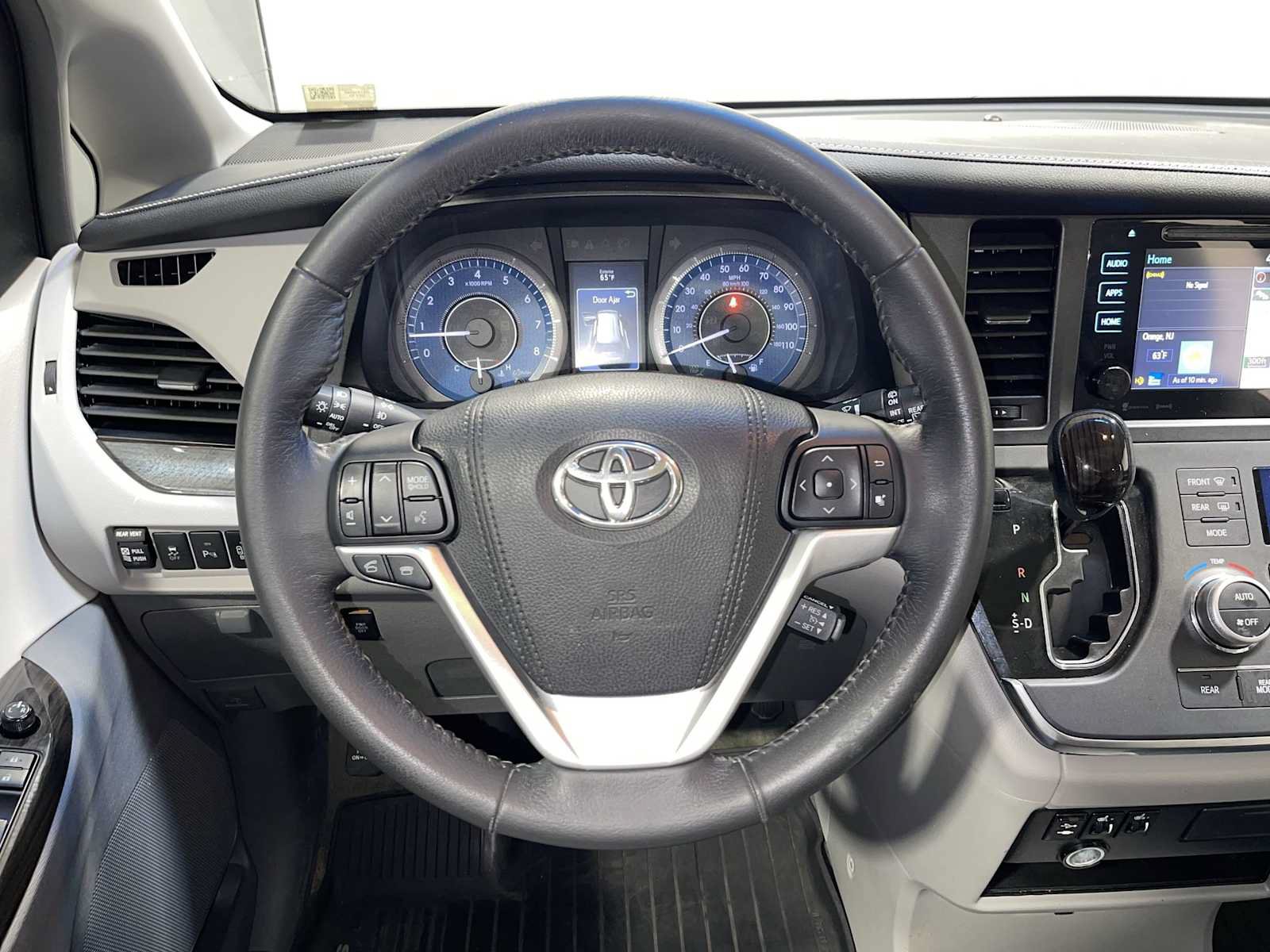 Used 2017 Toyota Sienna XLE w/ XLE Navigation Package AWD/4WD image 15