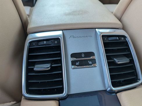 Used 2014 Porsche Panamera 4 image 16