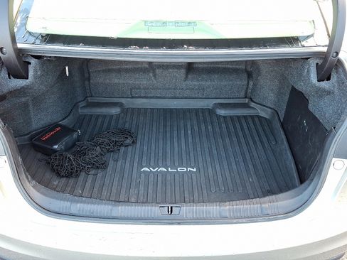 Used 2016 Toyota Avalon Limited image 7