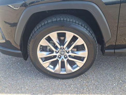 Used 2019 Toyota RAV4 XLE Premium w/ Advanced Technology Package FWD image 26