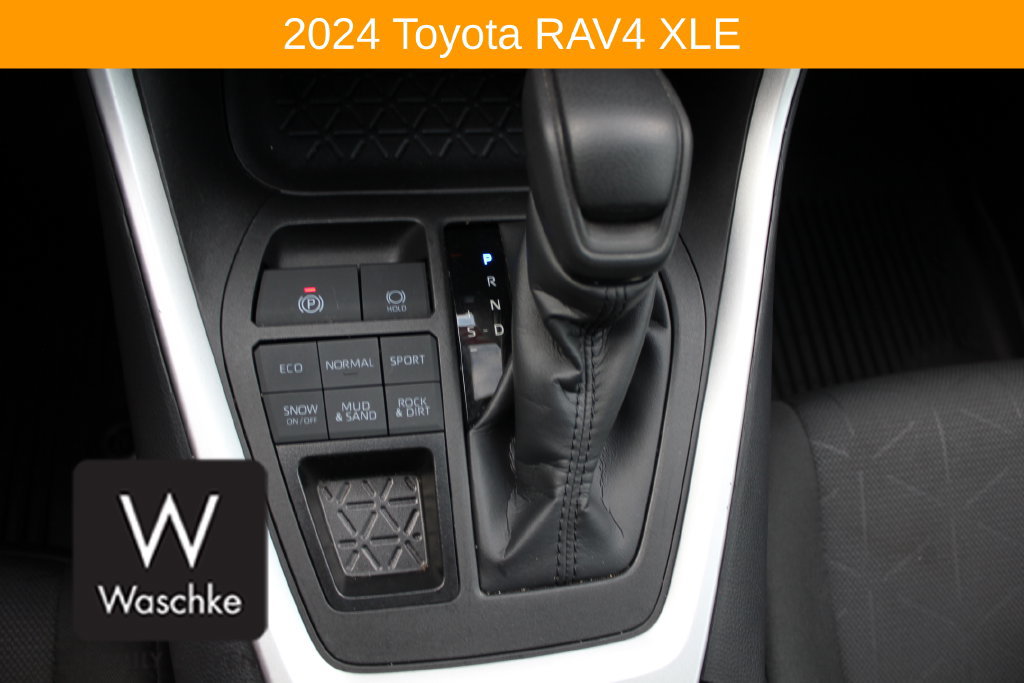 Used 2024 Toyota RAV4 XLE AWD/4WD image 30
