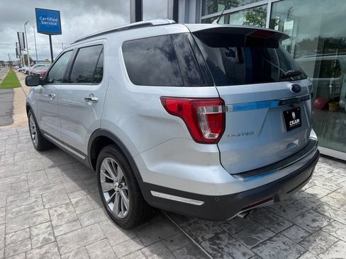 Used 2018 Ford Explorer Limited FWD image 2