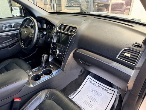 Used 2018 Ford Explorer Sport image 23