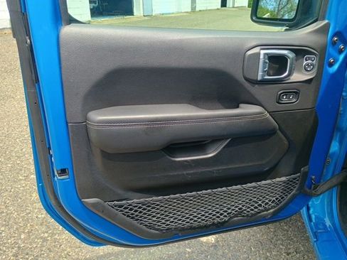 Used 2023 Jeep Wrangler Unlimited Sahara AWD/4WD image 22