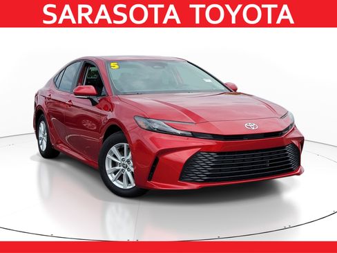 Certified 2025 Toyota Camry LE FWD image 1