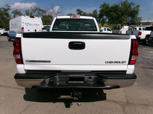 Used 2005 Chevrolet Silverado 2500 W/T AWD/4WD image 3