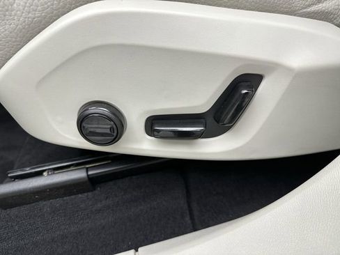 Certified 2023 Volvo XC60 B5 Core w/ Climate Package image 12