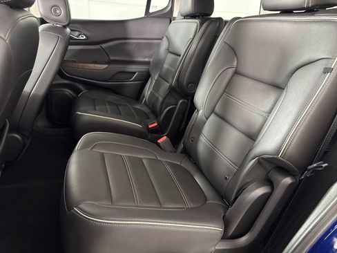 Used 2023 GMC Acadia Denali w/ Denali Ultimate Package image 12