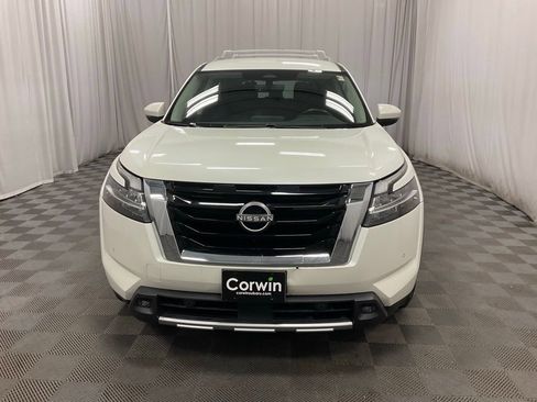 Used 2023 Nissan Pathfinder SL image 12