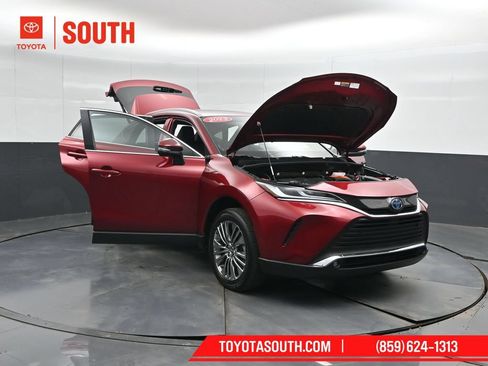 Used 2023 Toyota Venza XLE AWD/4WD image 57