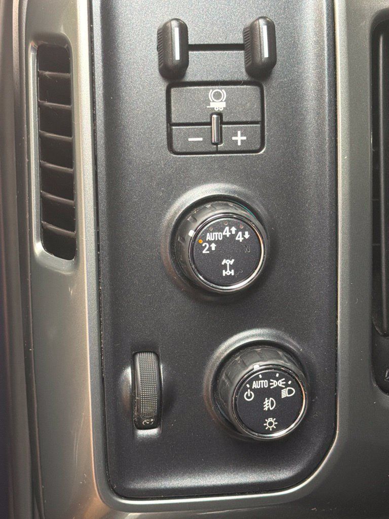 Used 2018 Chevrolet Silverado 1500 LTZ Z71 w/ Centennial Edition AWD/4WD image 22